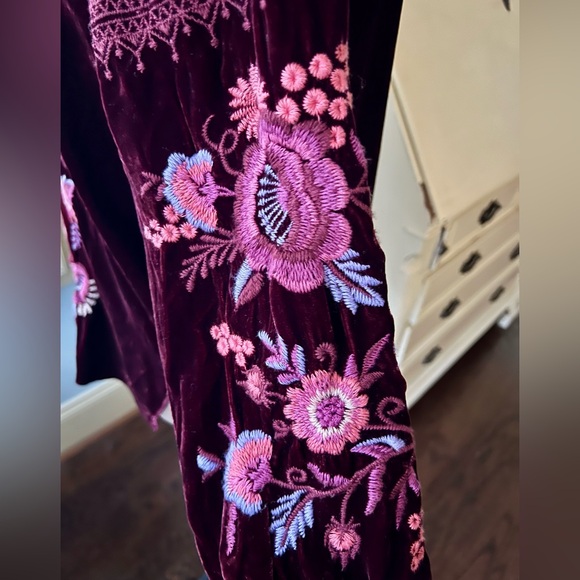 Johnny Was Marcella Burgundy Silk Velvet 3/4 Sleeve Peasant Style Top, S - Picture 6 of 12